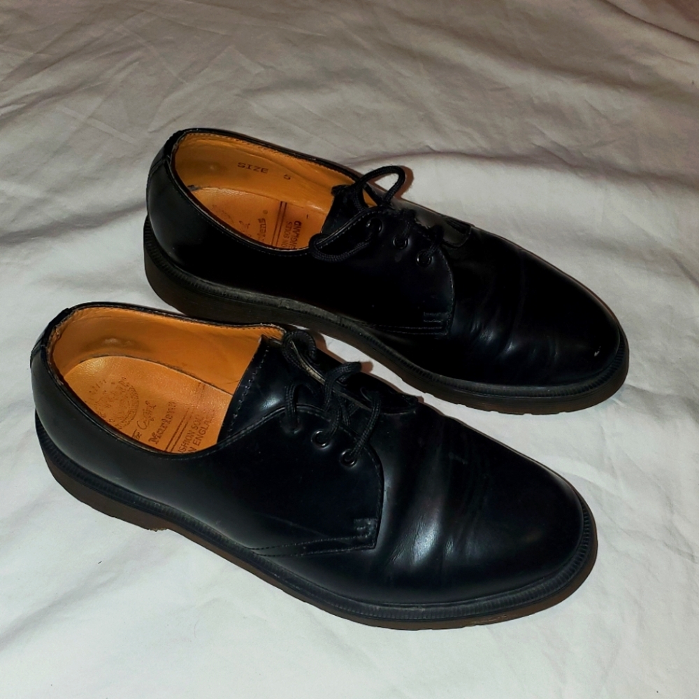 Dr. Martens 1461 Plain Welt Black 3 Hole Oxfords shoes